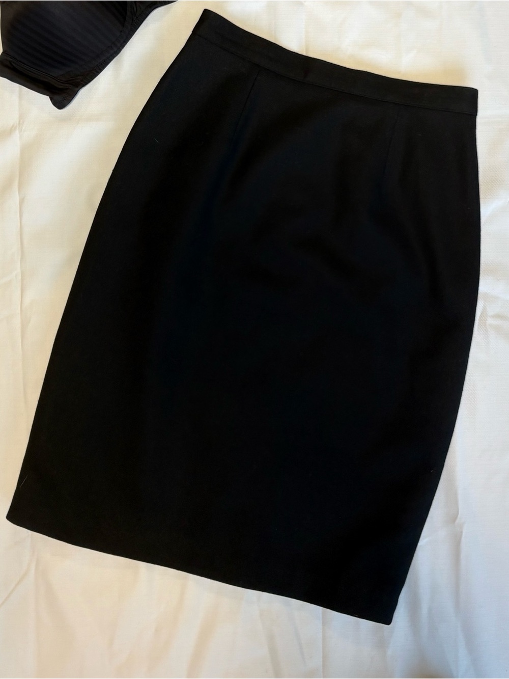 Sag Harbor Women’s Black 100% Wool Mid-legnth Skirt; 8